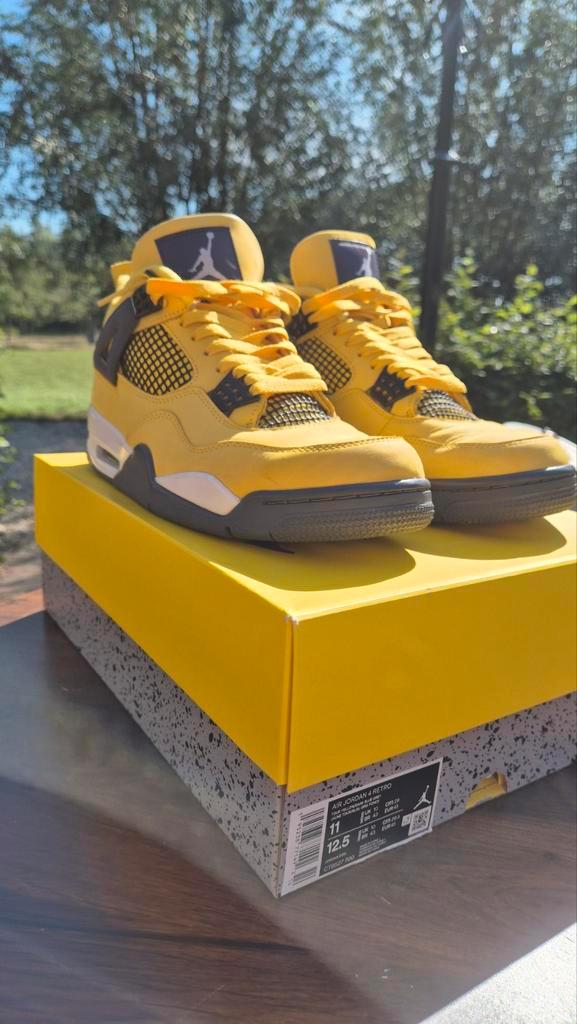 Jordan 4 Lightning Maat 45, Kleding | Heren, Schoenen, Gedragen, Sneakers of Gympen, Overige kleuren, Ophalen of Verzenden