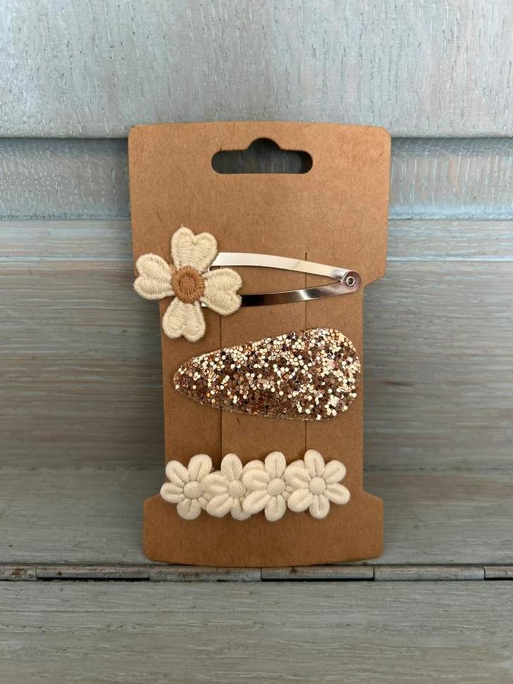 Setje beige/glitter haarspeldjes. Nieuw!, Kinderen en Baby's, Kindermode-accessoires, Nieuw, Verzenden