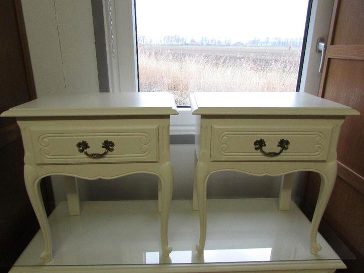 Barok eiken wit gerestijlde nachtkastjes queen anne stijl, Antiek en Kunst, Curiosa en Brocante, Ophalen of Verzenden