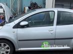 Portier 4Deurs links-voor van een Peugeot 107 (KTB), Gebruikt, Deur, Ophalen of Verzenden, Peugeot
