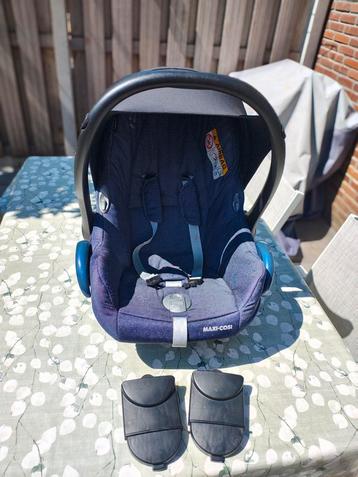 Maxi cosy with adapter and winter protection  beschikbaar voor biedingen