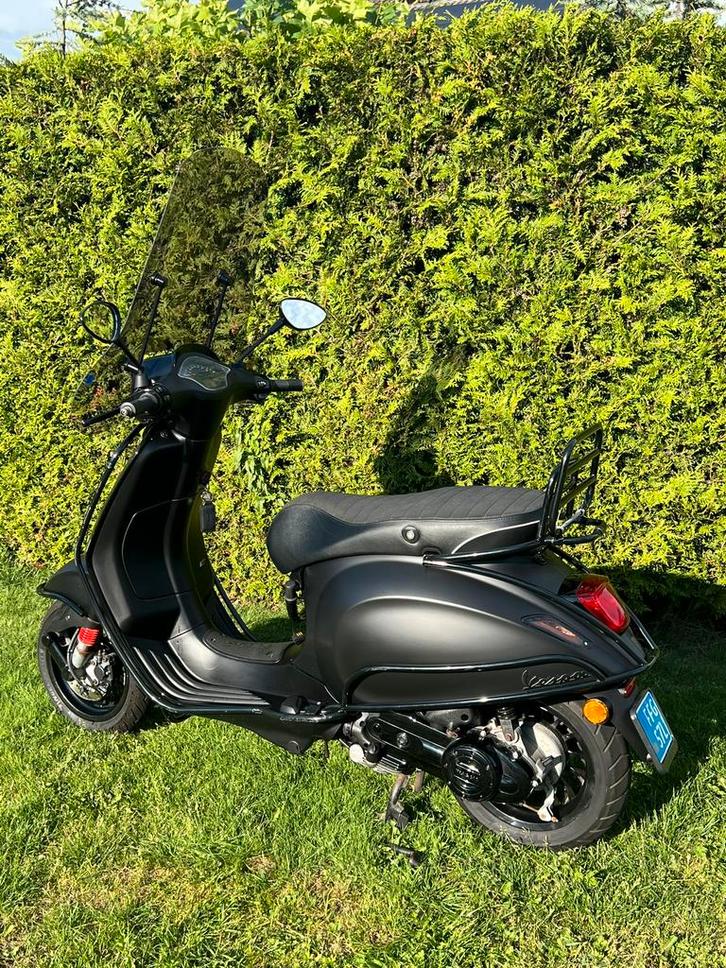 Vespa sprint mat zwart  2021 3635 km!, Fietsen en Brommers, Scooters | Vespa, Gebruikt, Vespa S, Maximaal 45 km/u, Benzine, Ophalen