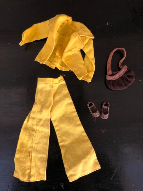 Sindy (Pedigree) outfit #44303 Sunshine Girl, Verzamelen, Poppen, Gebruikt, Kleertjes, Ophalen of Verzenden