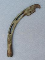 Stuk van een Romeinse helm - ca. 2000 jaar oud - bodemvondst, Ophalen of Verzenden, Brons