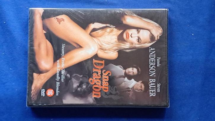 Snap Dragon "Pamela Anderson, Steven Bauer", Cd's en Dvd's, Dvd's | Thrillers en Misdaad, Zo goed als nieuw, Vanaf 16 jaar, Ophalen of Verzenden