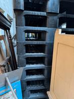 Zwarte kunststof pallets, Ophalen, Minder dan 25 mm, Zo goed als nieuw, Pallet