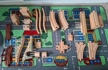 Mega houten treinset  beschikbaar voor biedingen