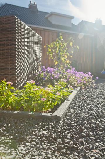 Gebruikte opsluitband betonband 6x30 en 6x20 cm antraciet beschikbaar voor biedingen