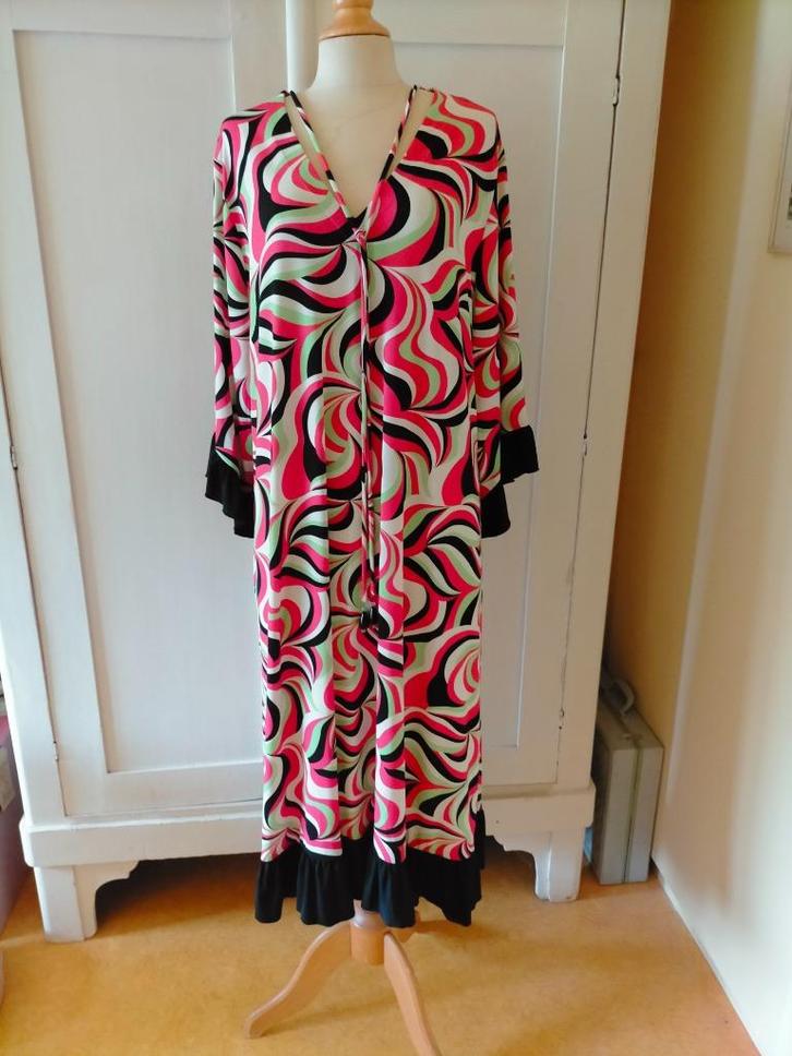 Nieuwe jurk Yoek 46 48 roze groen zwarte volants, Kleding | Dames, Jurken, Nieuw, Maat 46/48 (XL) of groter, Roze, Onder de knie