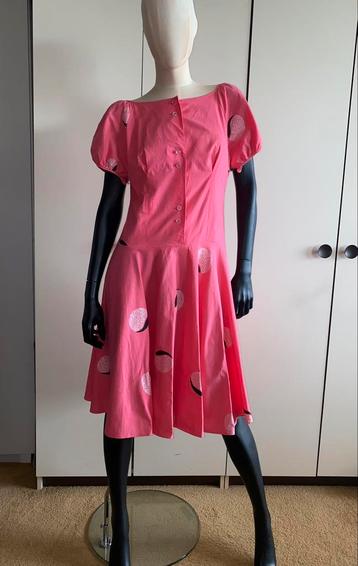 Schattige vroilijke zomerse jurk in maat 38-40 100% cotton beschikbaar voor biedingen