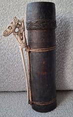 Antieke Dayak pijlenkoker Borneo met siersnijwerk been, Antiek en Kunst, Kunst | Niet-Westerse kunst, Ophalen of Verzenden