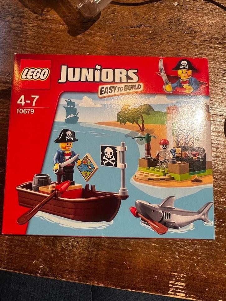 LEGO Juniors 10679 Pirate Treasure Hunt, Kinderen en Baby's, Speelgoed | Duplo en Lego, Zo goed als nieuw, Lego, Complete set