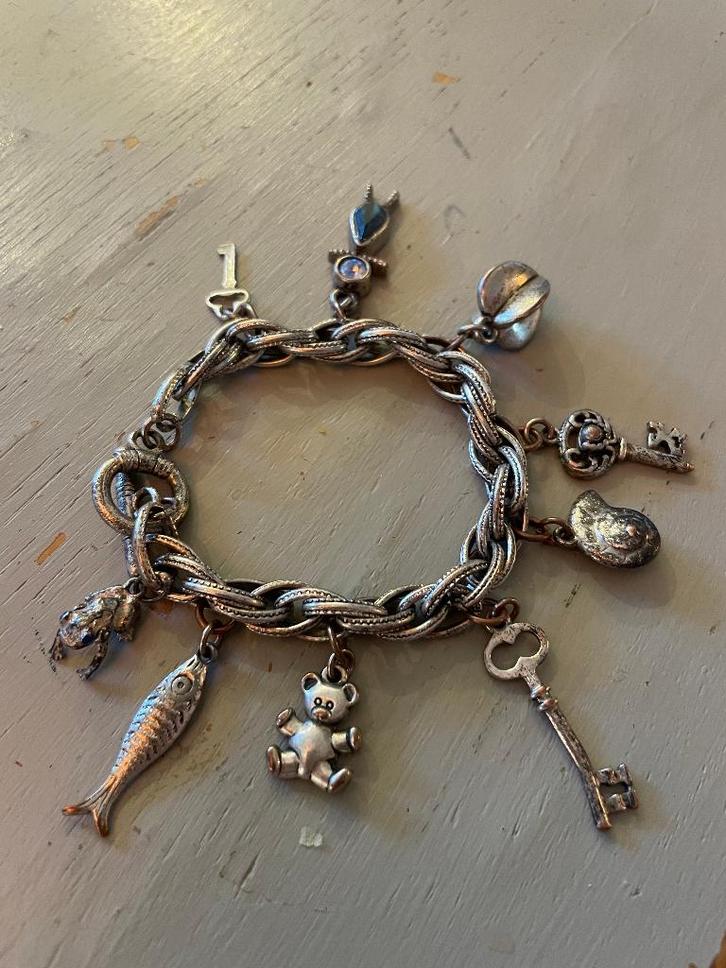 Vintage retro zilverkleurige bedelarmband bedels strass boho, Sieraden, Tassen en Uiterlijk, Armbanden, Zo goed als nieuw, Overige materialen