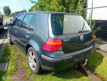 Volkswagen Golf 1.6-16V Oxford 2003 ONDERDELEN beschikbaar voor biedingen