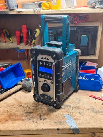 Makita dmr110n bouwradio/radio beschikbaar voor biedingen