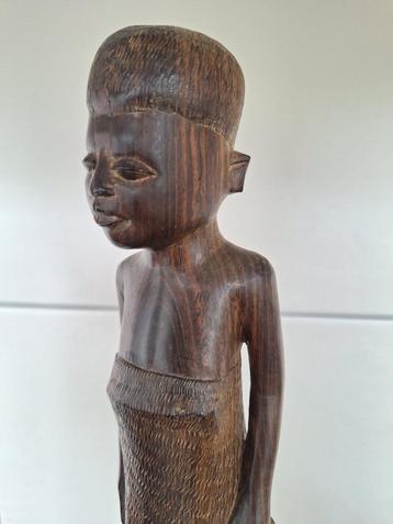 Afrikaans beeld, mooi houtsnijwerk