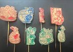 * 8 originele pins Disney 1965 Mickey Mouse, Oom Dagobert ed, Ophalen of Verzenden, Donald Duck, Gebruikt, Beeldje of Figuurtje