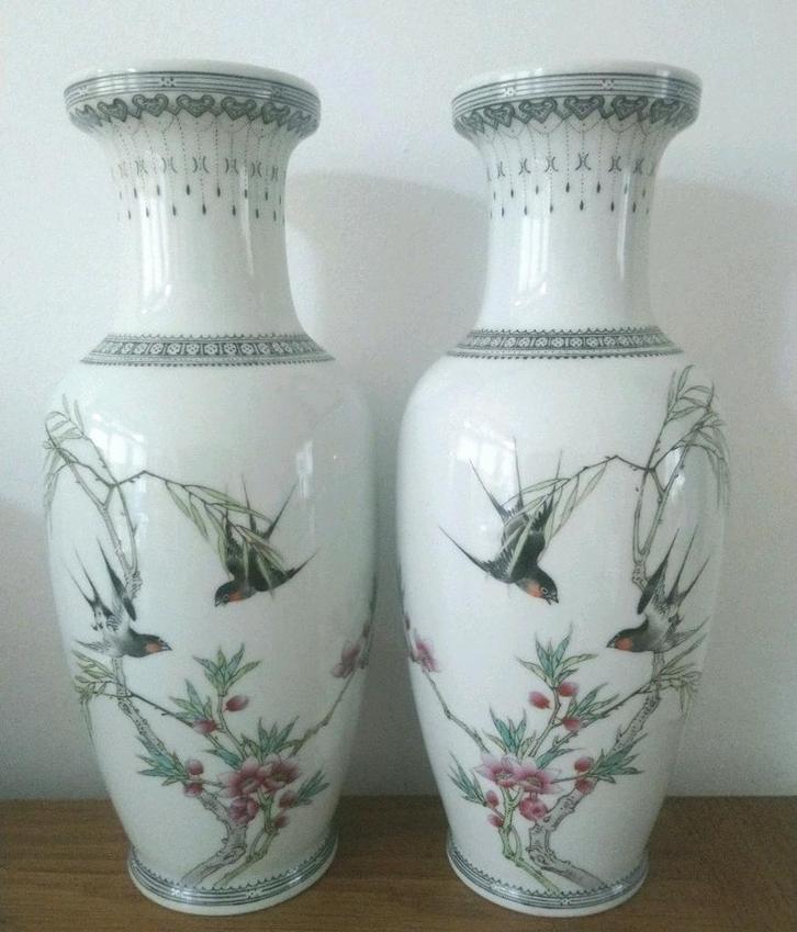 Koppel Chinese vazen porselein zwaluwen 25 cm hoog, Antiek en Kunst, Curiosa en Brocante, Ophalen of Verzenden