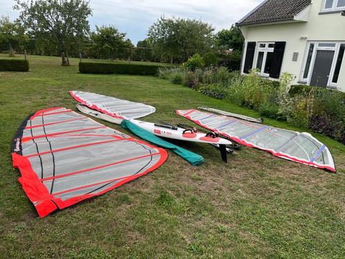 Gave snelle Mistral schredder set, Watersport en Boten, Windsurfen, Gebruikt, Plank, 250 tot 300 cm, Met vin(nen), 5 tot 7 m²