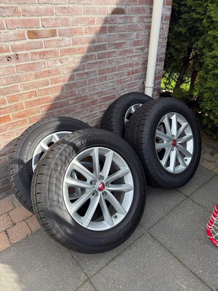18" Jaguar Velgen met nieuwe Continental All Season Banden, Auto-onderdelen, Banden en Velgen, Banden en Velgen, All Season, 18 inch