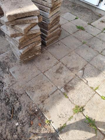 Tegels 30x30 circa 110 stuks GRATIS - Katwijk beschikbaar voor biedingen