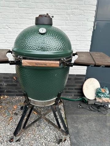 Big Green Egg LARGE met veel originele accessoires beschikbaar voor biedingen