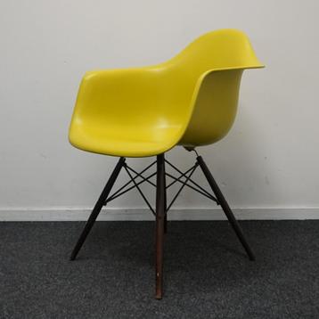 Vitra Eames DAW Design Stoelen | Licht Groen | Stoelen beschikbaar voor biedingen