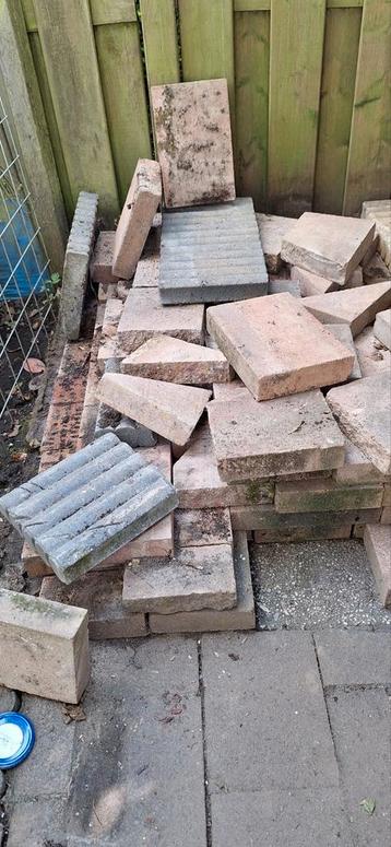 GRATIS GRINDTEGELS 40 X 60 CM
ZO GAUW MOGELIJK OPHALEN beschikbaar voor biedingen