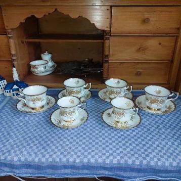 Royal Albert  Antoinette 6 kop en schotels beschikbaar voor biedingen