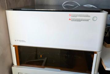 Xtool M1 laser compleet met honeybomp en rs2  beschikbaar voor biedingen
