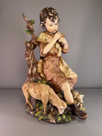 Herderjongen met schaap – Keramiek Capodimonte stijl -  35cm beschikbaar voor biedingen