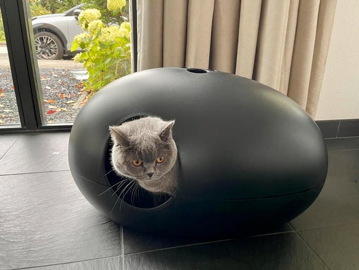 Zwarte design kattenbak Poopoopeedo van SinDesign, Dieren en Toebehoren, Kattenbakken, Gebruikt, Gesloten, Ophalen