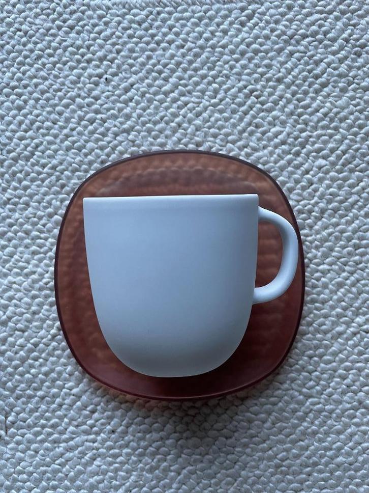 Nespresso: 2 NIEUWE Lumo lungo kop+schotels, Huis en Inrichting, Keuken | Servies, Nieuw, Kop(pen) en/of Schotel(s), Overige stijlen