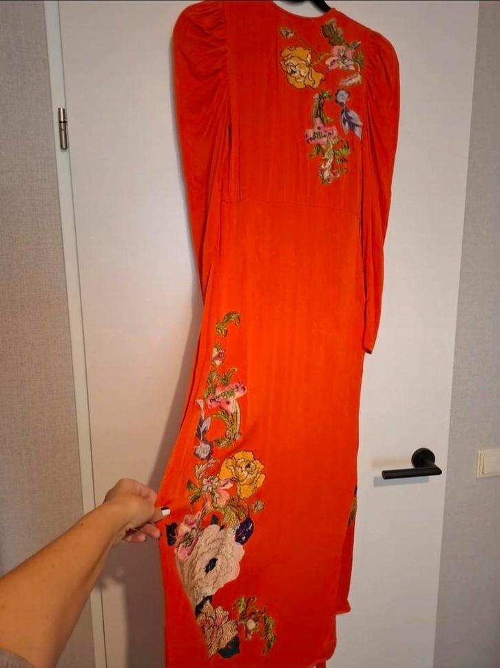 Prachtige geborduurde jurk maat S (valt als 34-36), Kleding | Dames, Jurken, Zo goed als nieuw, Maat 34 (XS) of kleiner, Onder de knie
