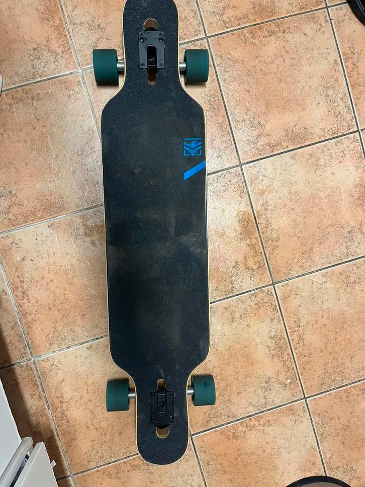 Longboard drop-through 41” raven geo, Sport en Fitness, Skateboarden, Gebruikt, Longboard, Ophalen