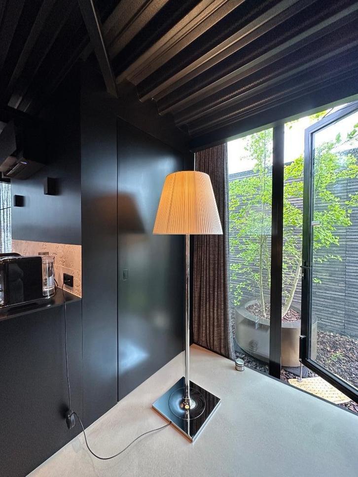 Flos K Tribe F2 vloerlamp, zie overige high-end verlichting, Huis en Inrichting, Lampen | Vloerlampen, Zo goed als nieuw, Metaal