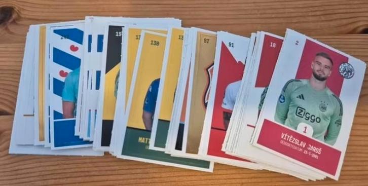 Voetbalplaatjes Plus 2026, Verzamelen, Supermarktacties, Plus, Verzenden