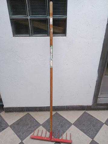 Professionele hark – Polet Gardening beschikbaar voor biedingen