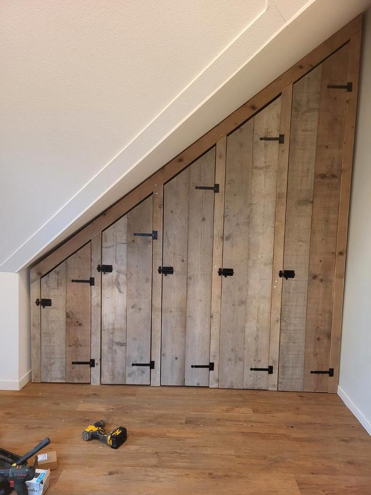 Schuine wand kledingkast steigerhout, Huis en Inrichting, Woonaccessoires | Overige, Ophalen of Verzenden