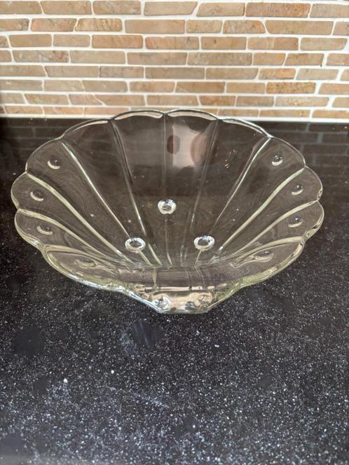 Art Deco glazen schaal in schelpvorm, helder persglas., Antiek en Kunst, Antiek | Glas en Kristal, Ophalen of Verzenden