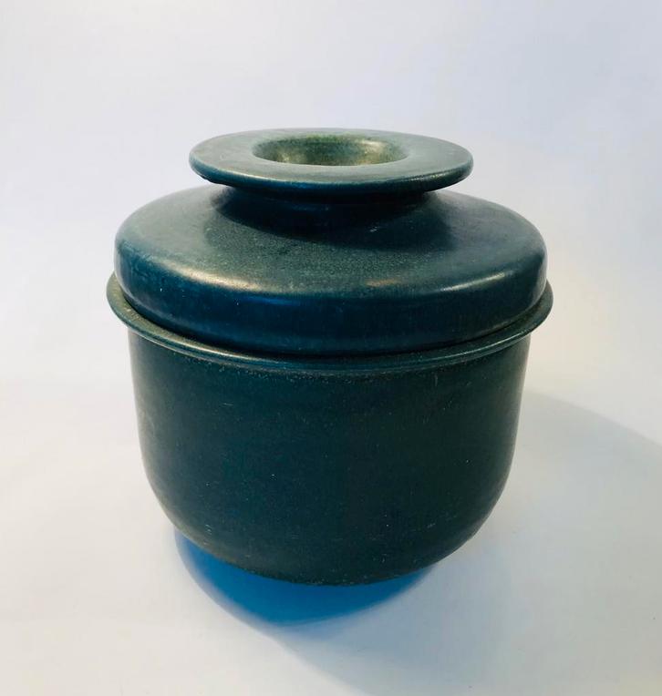 Heel mooi dekselpotje, gesigneerd, handgemaakt, petrolblauw,, Antiek en Kunst, Antiek | Keramiek en Aardewerk, Ophalen of Verzenden