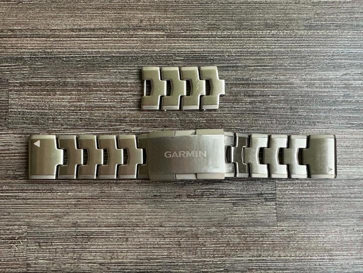 25045b Originele Garmin Titanium Polsband (22mm), Sieraden, Tassen en Uiterlijk, Sporthorloges, Zo goed als nieuw, Android, Zilver
