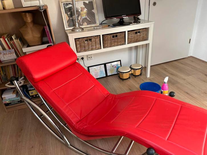 Rode Schommelstoel Skaileer - Comfortabel & Stijlvol, Huis en Inrichting, Fauteuils, Gebruikt, Metaal, 50 tot 75 cm, 100 tot 125 cm
