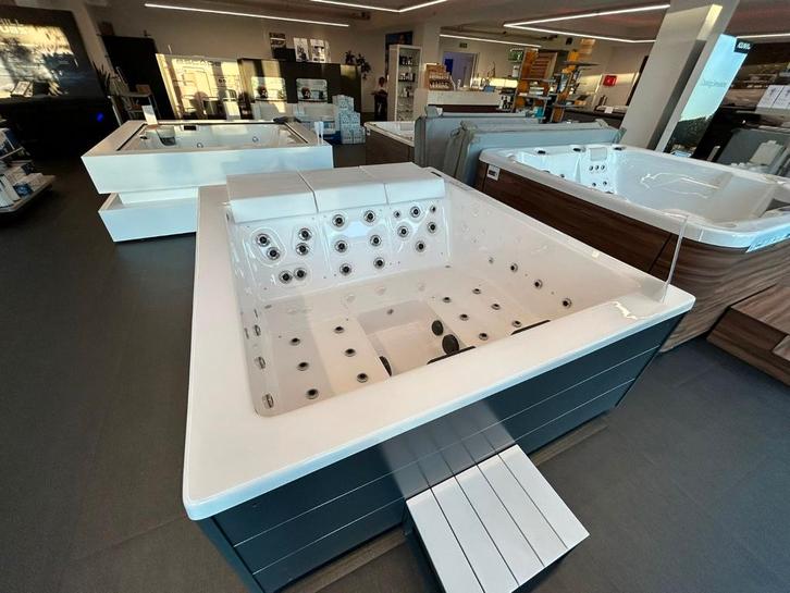 SHOWMODEL UNIEKE KANS AMERIKAANS‼️💦Weinig stroom verbruik👍, Tuin en Terras, Bubbelbaden en Hottubs, Gebruikt, Filter, Ophalen of Verzenden