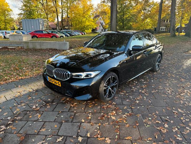 BMW 3-Serie 330e 292pk Aut 2024 Zwart, Auto's, BMW, Particulier, 3-Serie, Hybride Elektrisch/Benzine, Plug-in hybride, Sedan, Automaat