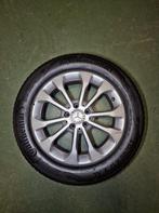 Mercedes GLA 17 inch + 215/60/17 winter banden, Ophalen, Banden en Velgen, 17 inch, Winterbanden