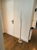 Moderne Vloerlamp met Glazen Details, Huis en Inrichting, Lampen | Vloerlampen, Ophalen, Zo goed als nieuw, Metaal, 150 tot 200 cm