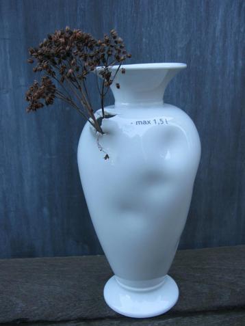 VAAS QUBUS "SHOTVASE" VELCOVSKY PORSELEIN DESIGN beschikbaar voor biedingen