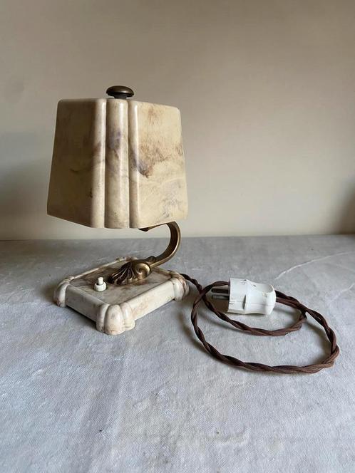 Art deco nachtkast/tafel lampje gemarmerd bakeliet, Antiek en Kunst, Antiek | Lampen, Ophalen of Verzenden