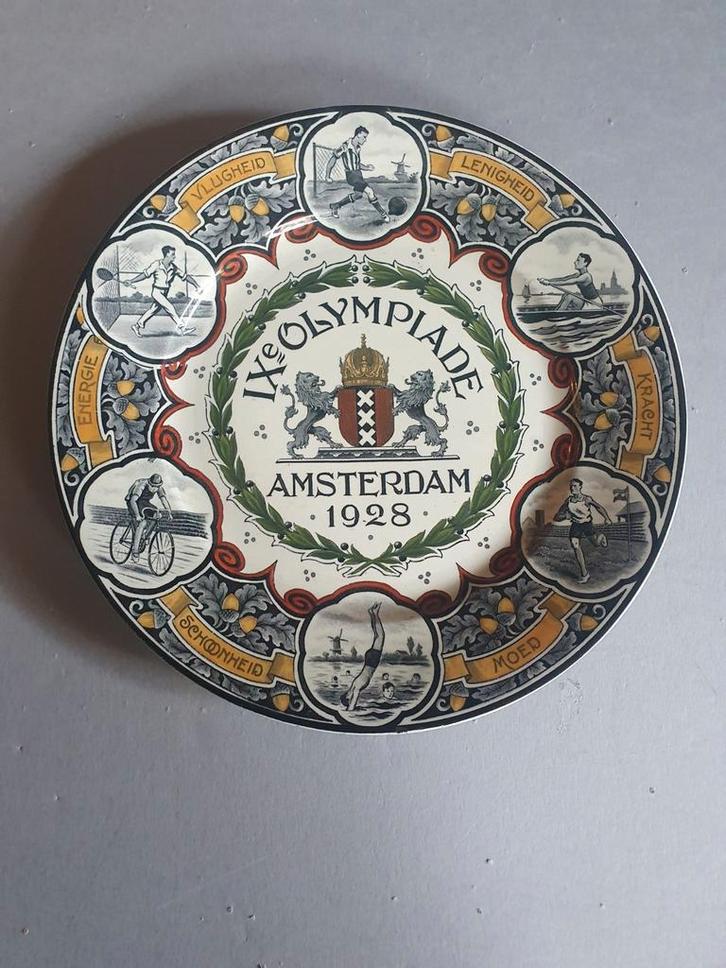 IXe Olympiade Amsterdam 1928 herdenkingsbord Soc. Ceramique, Antiek en Kunst, Antiek | Wandborden en Tegels, Ophalen of Verzenden